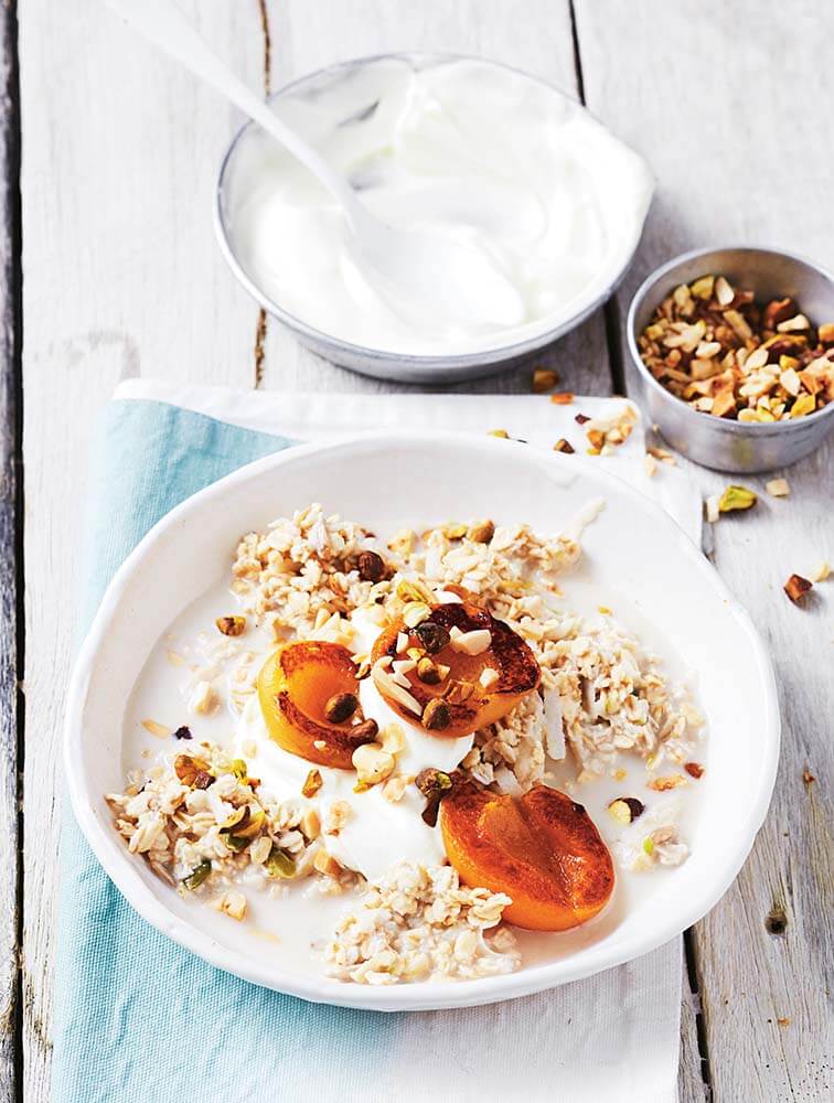 Jamie's Overnight Oats With Date Syrup & Caramelised Apricots Recipe ...